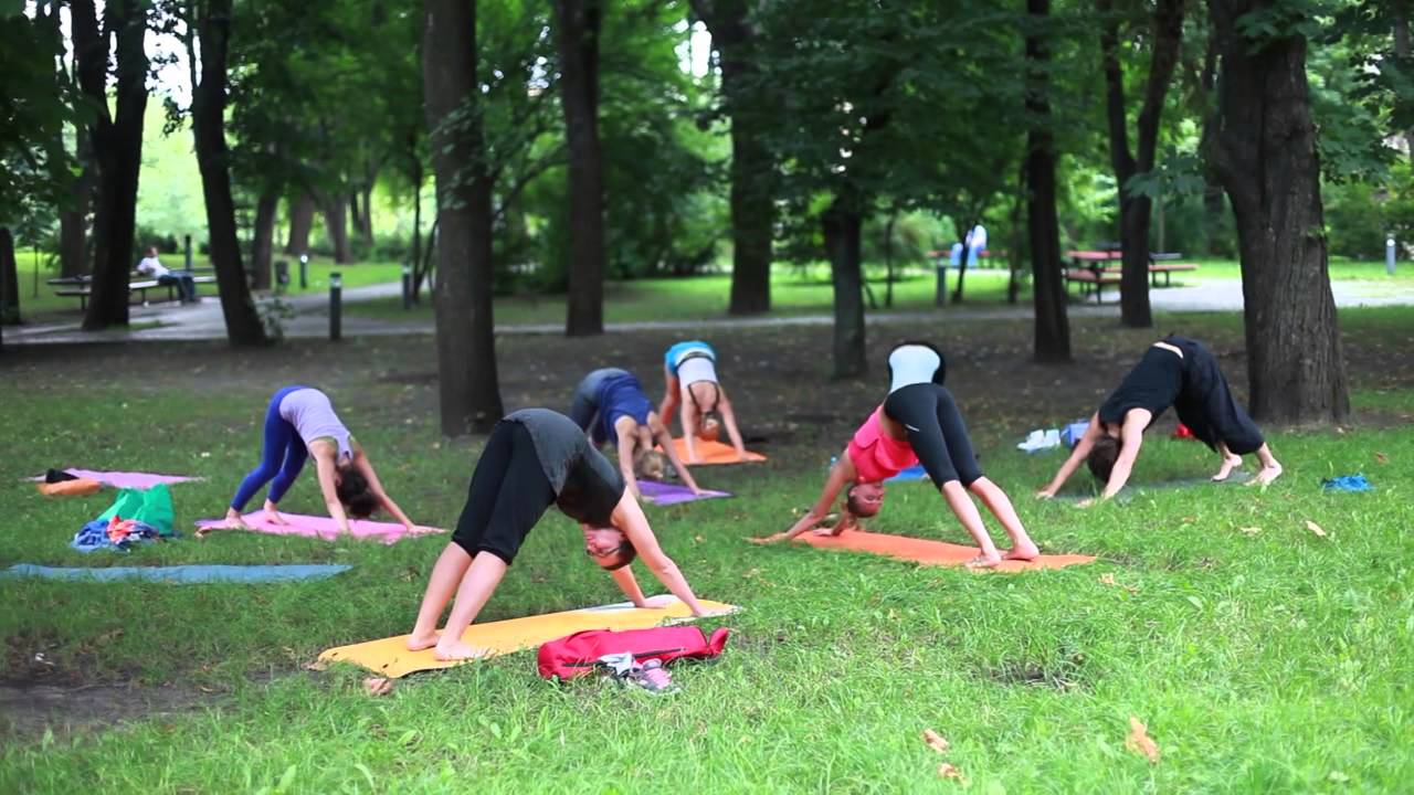 ЙОга в парке. 19 июля 2014 DirectWay. Инструктор Asia Pl