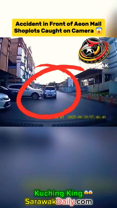 Accident in Front of Aeon Mall Shoplots Caught on Camera 😱 #shorts #short #youtubeshorts