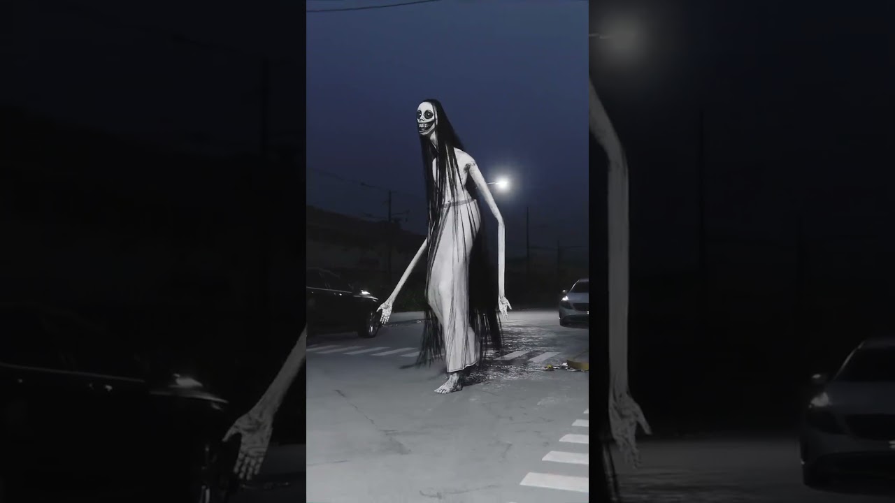 Кто такая Улыбающаяся Женщина 