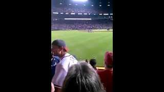 Atlanta Braves fans throwing beer on field