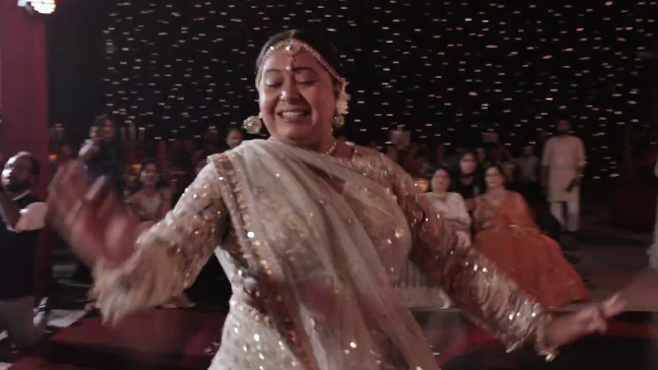 BHABHO PERFORMS AT SANGEET OF HER NEPHEW | DIYA AUR BAATI | AAJA NACHALE  | FULL PERFORMANCE