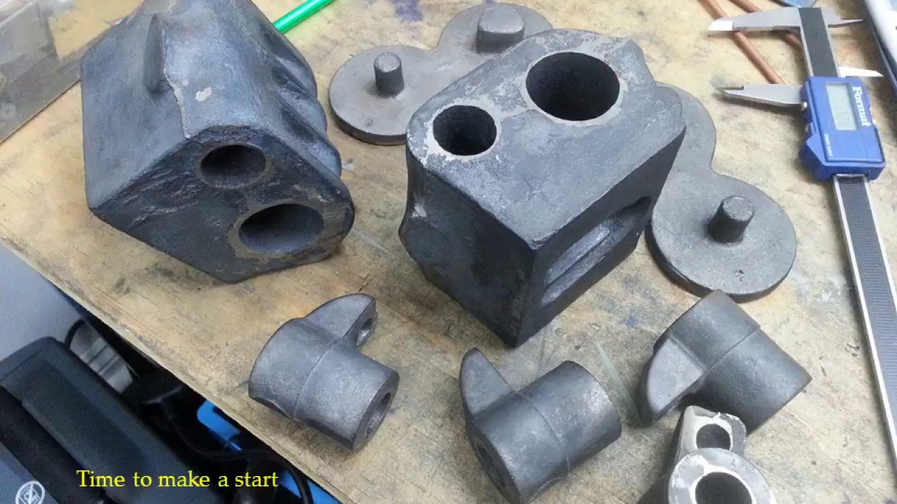 Steam Locomotive 9F Build  Part 19 - Coupling rods, painting, slide bar brackets & cylinders