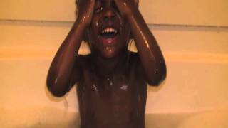 fun spunge makes bathtime fun
