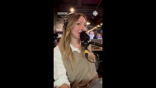 Marie-Mai, Coach De Charlotte Cardin À La Voix  Jeannot Bbq