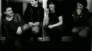 Video thumbnail of "Au Pairs - 'Armagh' [1981 track with lyrics]"