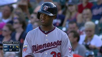 MIN@DET: Santana drives in two with bases-loaded hit