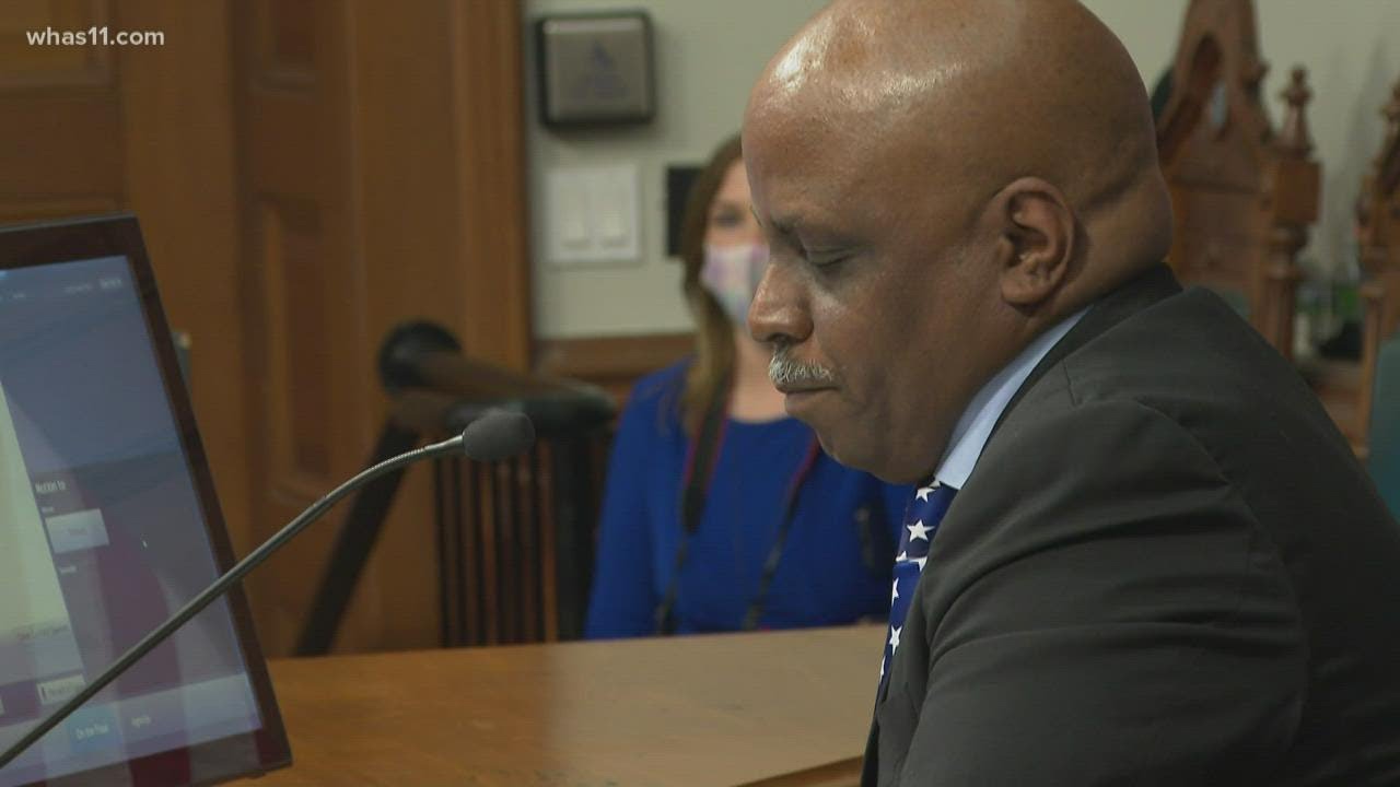 Metro Council approves contract for LMPD lieutenants, captains