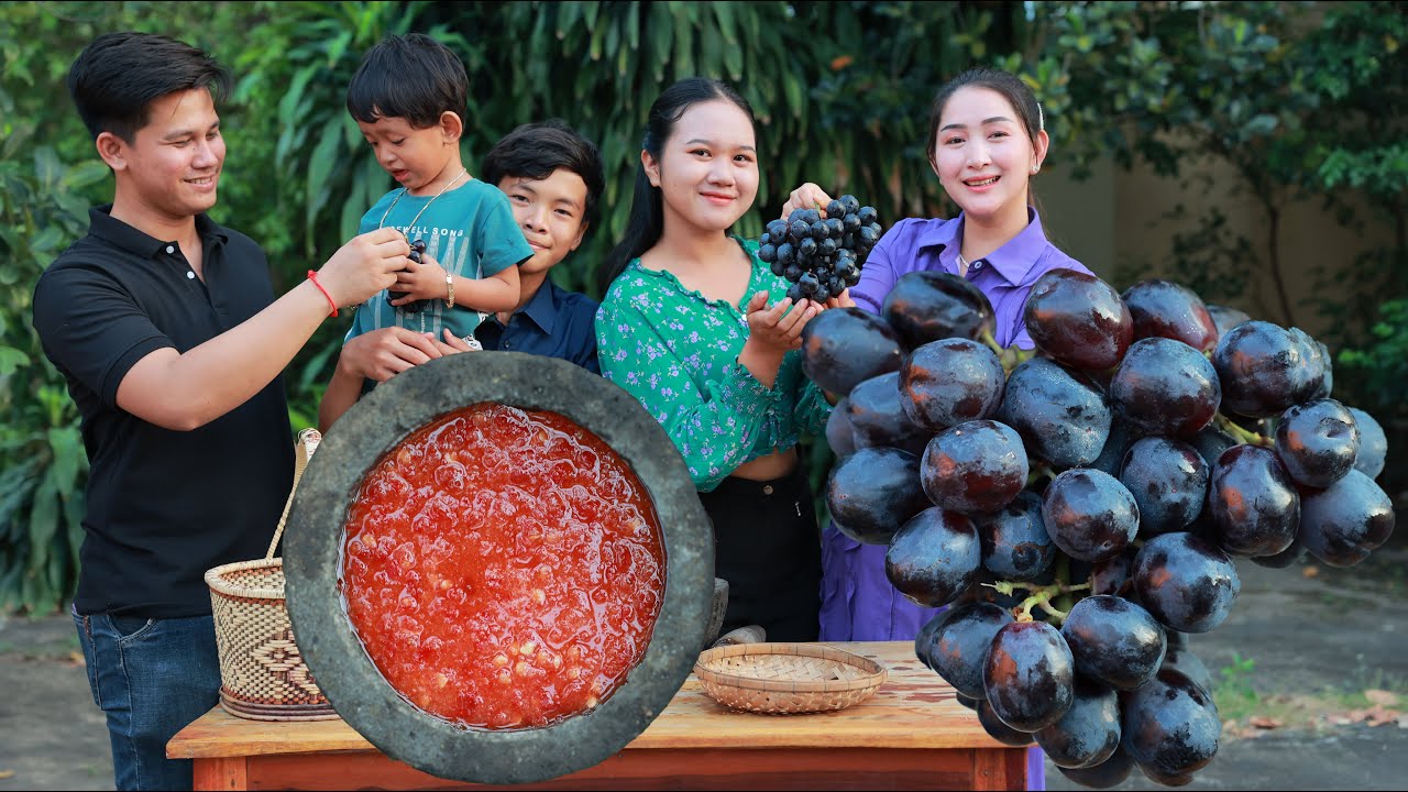 Happy time eating Eat grape spicy chili salt Happy eating grape