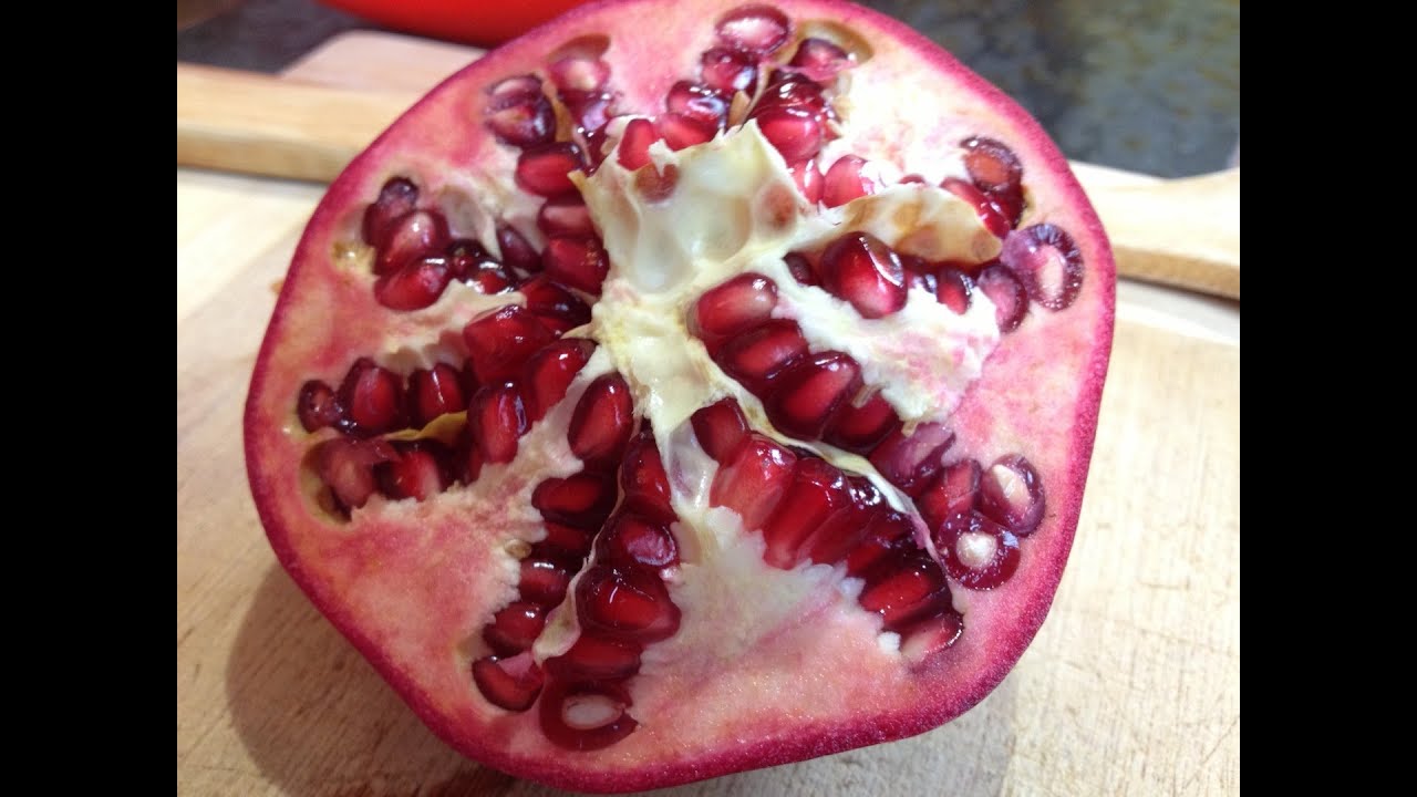 Seed Out! Green 60 Second Pomegranate Deseeder