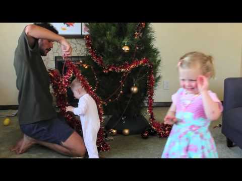 how-to-decorate-a-christmas-tree-with-your-kids