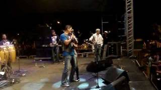 Eddy Herrera Y tueska a duo en A dormir Juntitos.wmv