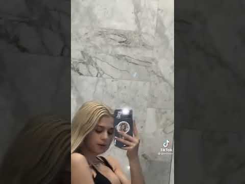 ЮЛЬКА ШПУЛЬКА ПОКАЗАЛА ГРУДЬ⁉️😱😳🤯