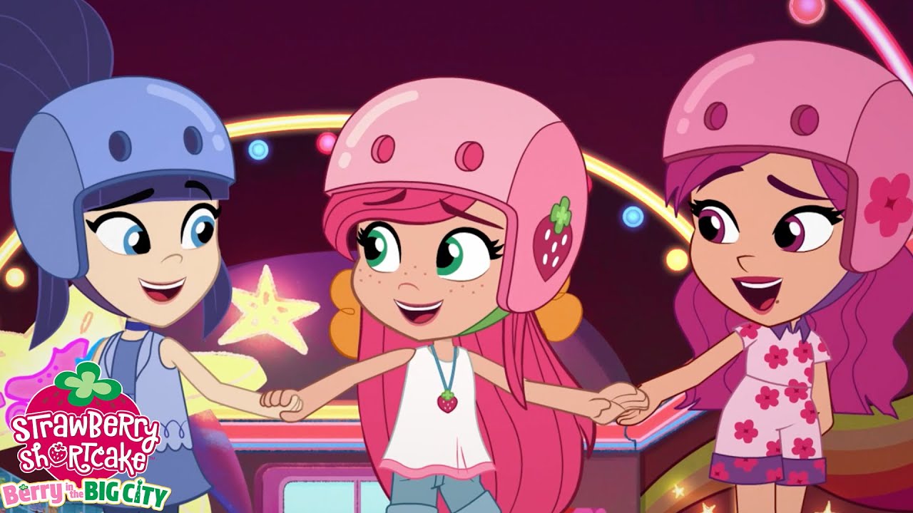 Strawberry Shortcake 🍓 Strawberry Goes Rollerblading! 🍓 Berry in the