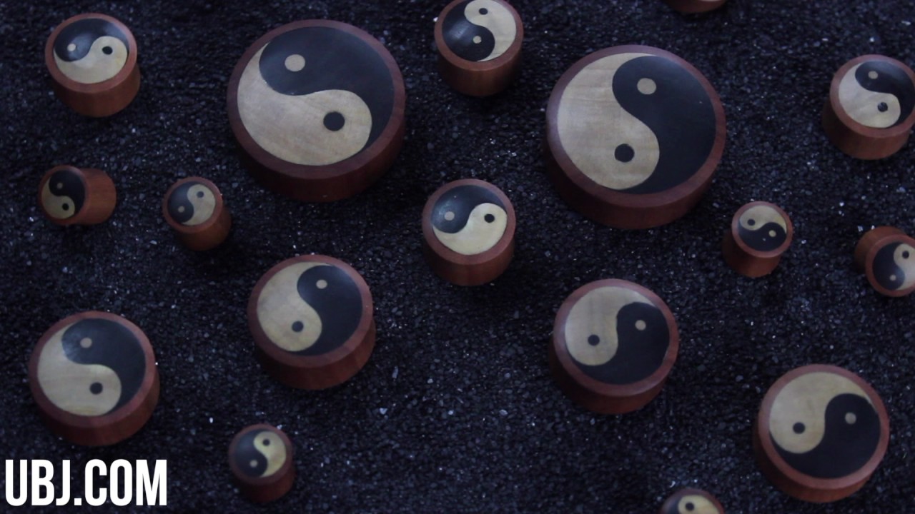 Wooden Plugs with Yin Yang Inlay (00G - 1 & 1/2