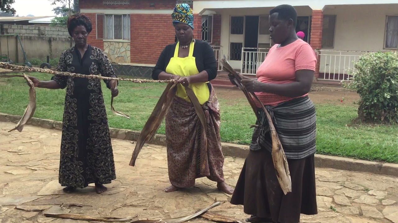 Making a Jump Rope Out Of Dried Banana Leaves Uganda 2017