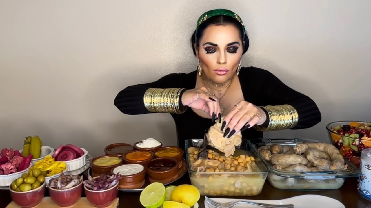 «Клип» «Короткий» 🎬 Он сидит со своим иракским другом... Мукбанком