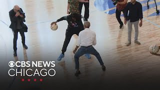 Obama surprises WNBA All-Stars at practice
