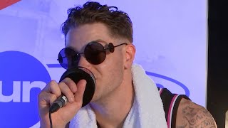 James Hype en interview dans le studio de Fun Radio à l'EMF