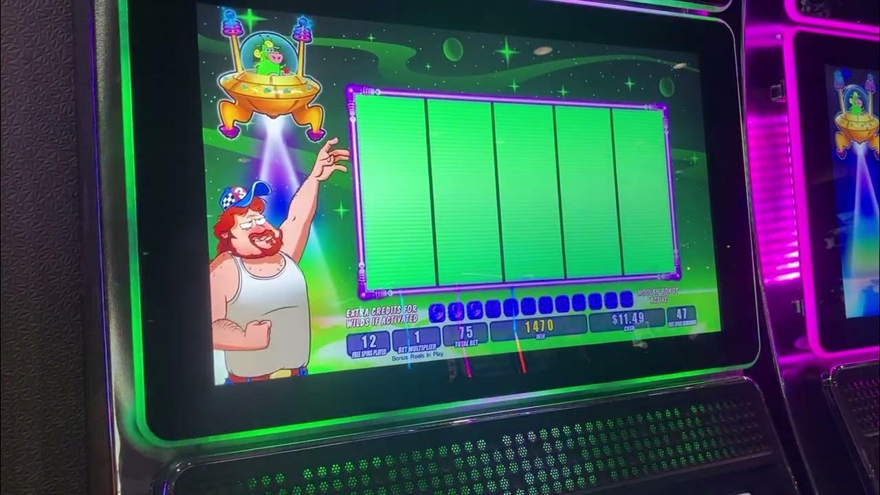 Invaders Attack From The Planet Moolah Slot Machine Invaders Attack From The Planet Moolah Slot Machine Bonus - YouTube