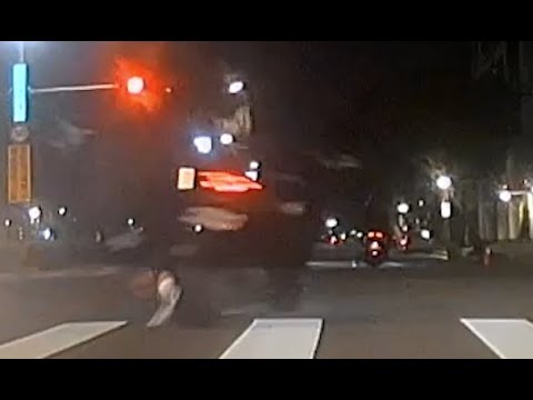 【車禍影片】最怕豬隊友，被後車撞飛（2023.05.13台北市大同區承德路二段