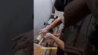 TORNEANDO MACETE PARA MARCENARIA. FABBRICAZIONE DI MACCHINE PER LA LAVORAZIONE DEL LEGNO.