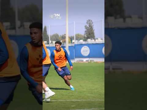 CHEKI MOTO WA RUSHINE WA SIMBA SC UTAPENDA STAILI ZAKE AKIWA NA MPIRA MGUUNI GUU LA MAGOLI