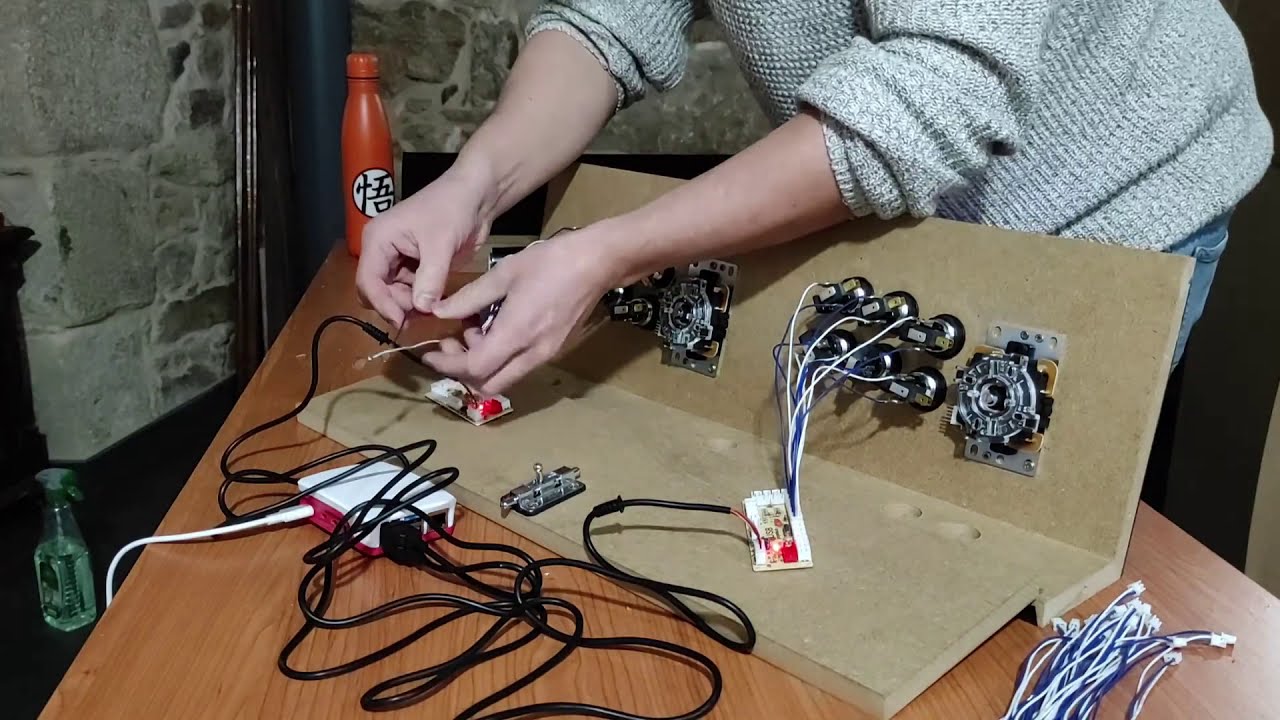 Montando a máquina arcade