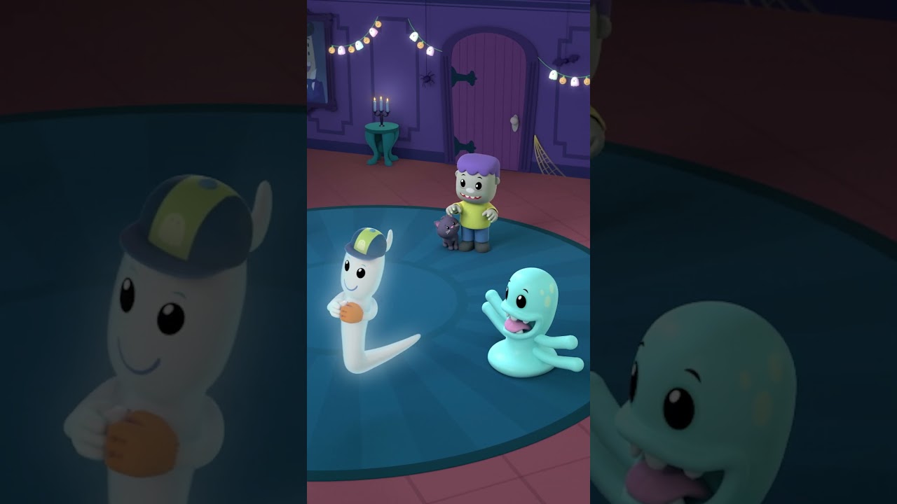 A Haunted House on Halloween Night | Mother Goose Club Cartoons 