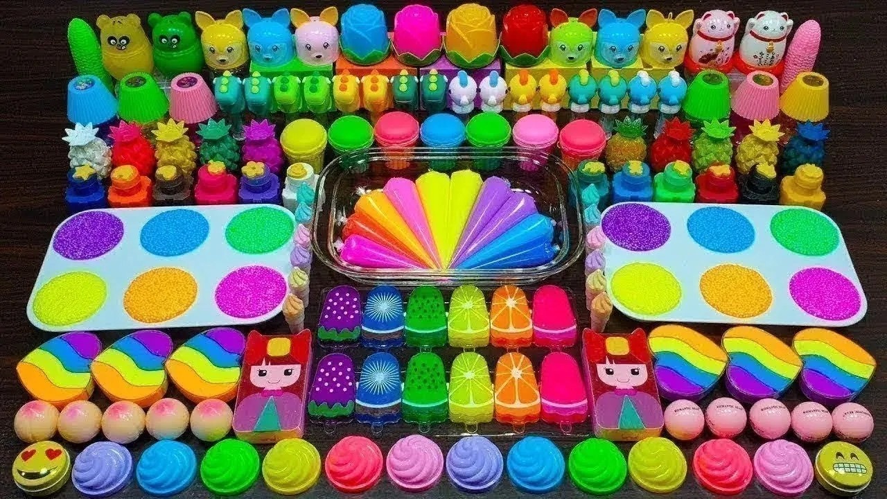 RELAXING WITH CLAY PIPING BAGS $ MANY THINGS ! Mixing random things into slime !!!