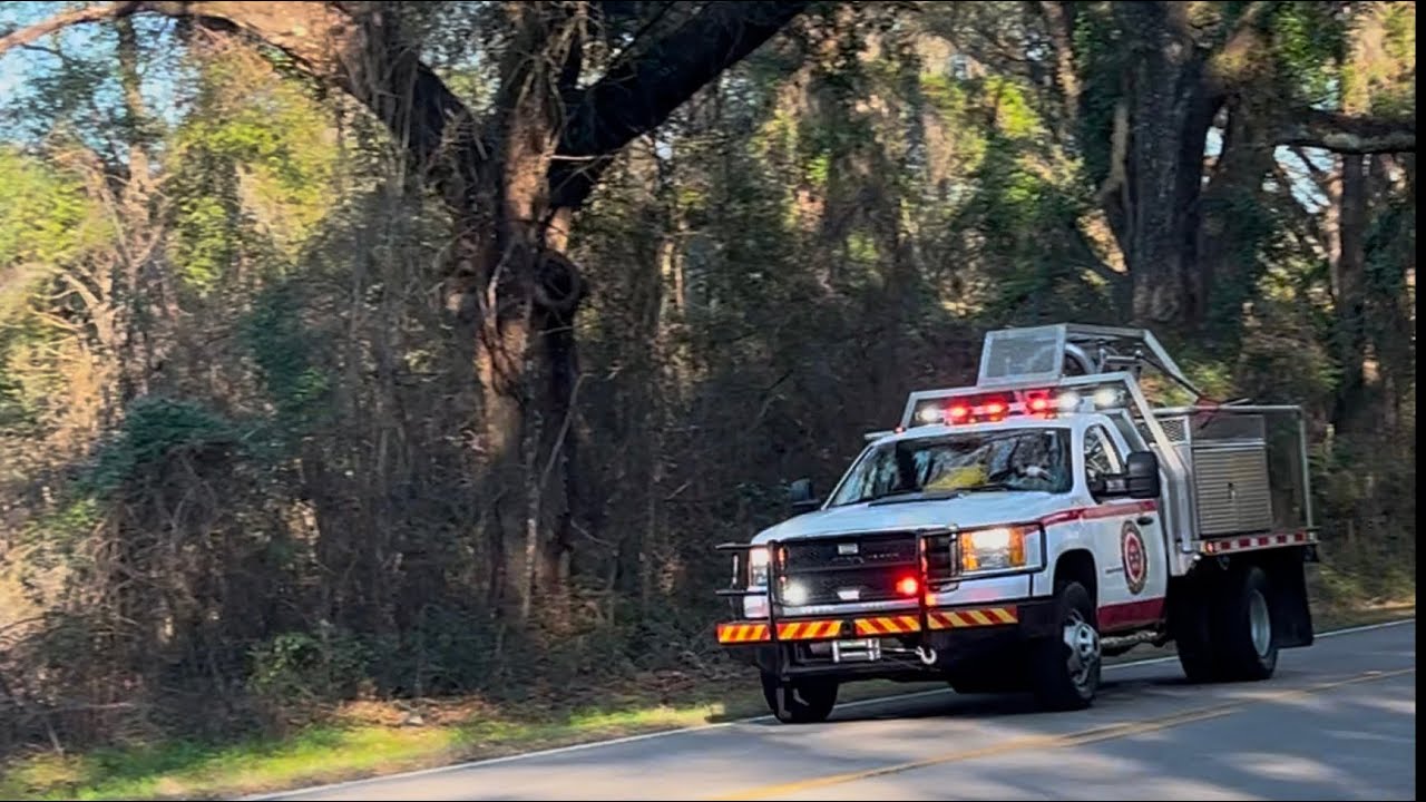 Alachua County Fire Rescue Brush 24 Responding - YouTube