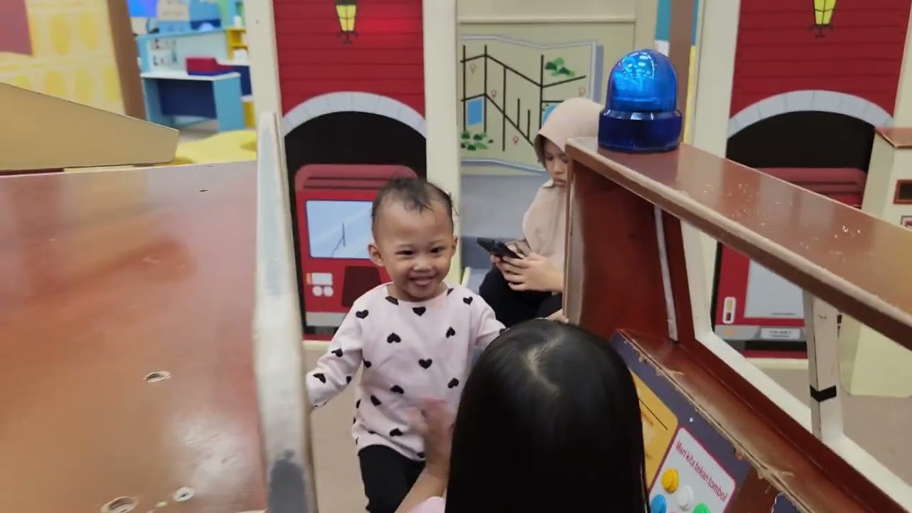 BERMAIN DI PLAYGROUND KIDZ ZOONA