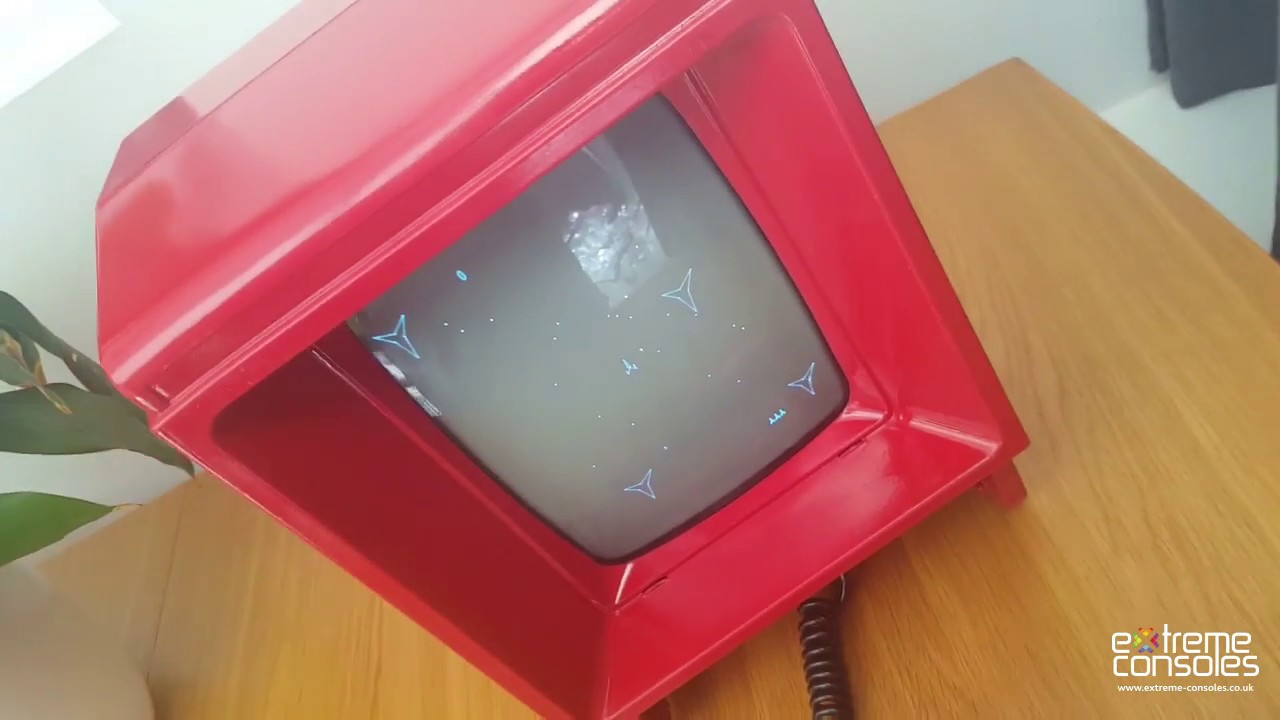 Worlds First Custom Vectrex Console by Extreme Consoles - YouTube
