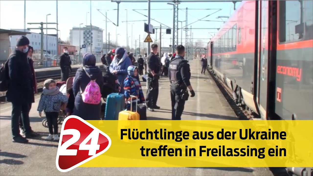 Ukraine-Flüchtlinge erreichen den Bahnhof in Freilassing