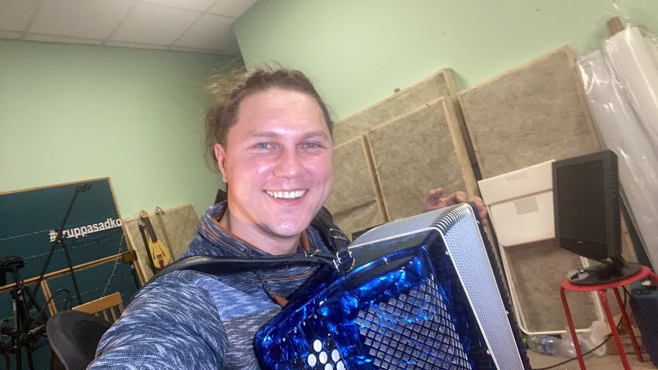 Парень не робкий (А. Бардин) разбор на гармони №-363 с цифрами - YouTube