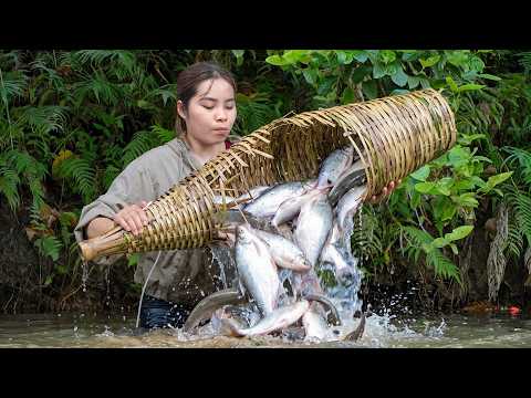 FULL DAY: Single mom Catching & Trapping Giant Fish to Sell - Cooking Favorite Food with Babies