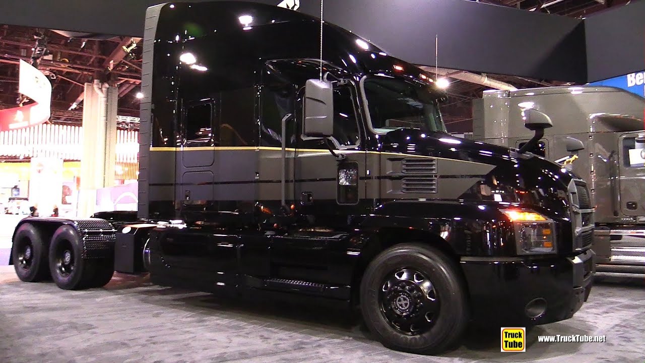 2018 Mack Anthem 70inch Standup Sleeper Walkaround 2017 Nacv Show Atlanta