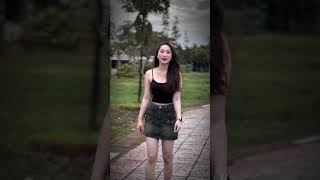 Nhìn Từ Xa Cứ Bảo Khó Gần, Vậy Sao Không Thử Gần, Biết Đâu Lại Khó Xa...