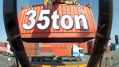 Reach stacker loading 2 Very Heavy containers on truck! Port of Antwerp container GoPro