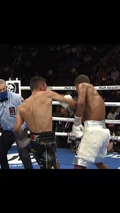 Devin Haney gets wobbled twice by Linares!