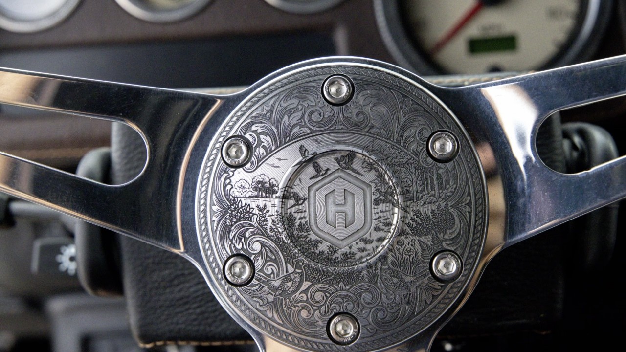 The Engraver's Hand. In Motion.