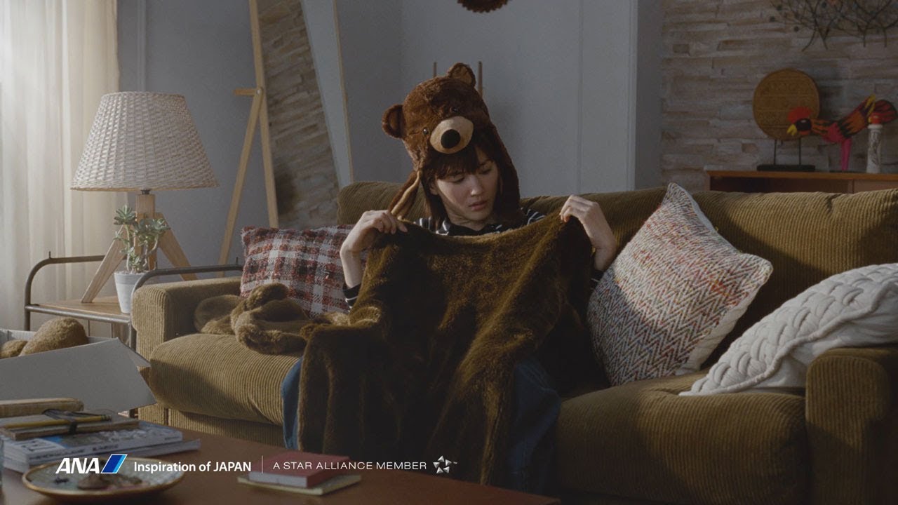 綾瀬はるか、キュートな熊の着ぐるみ姿披露 ANA新CM「FEEL THE NEW SKY
