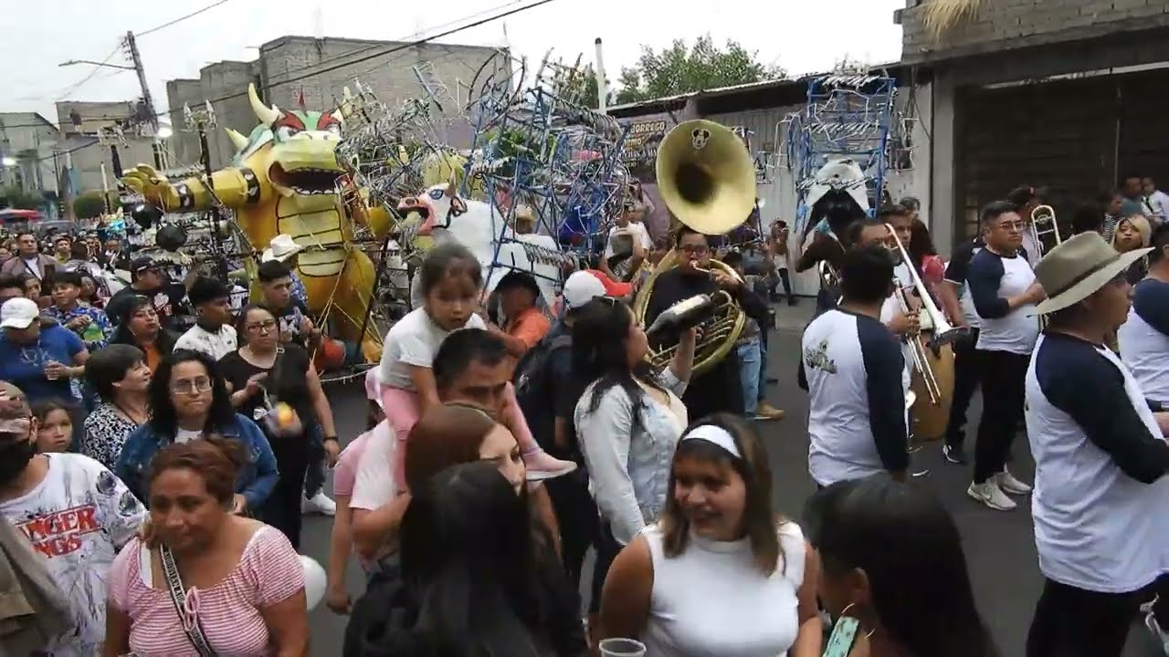 Recorrido de Toros y Vacas del BARRIO HUEXOTITLAN // Santa Cruz Meyehualco 6 de mayo, 2023.