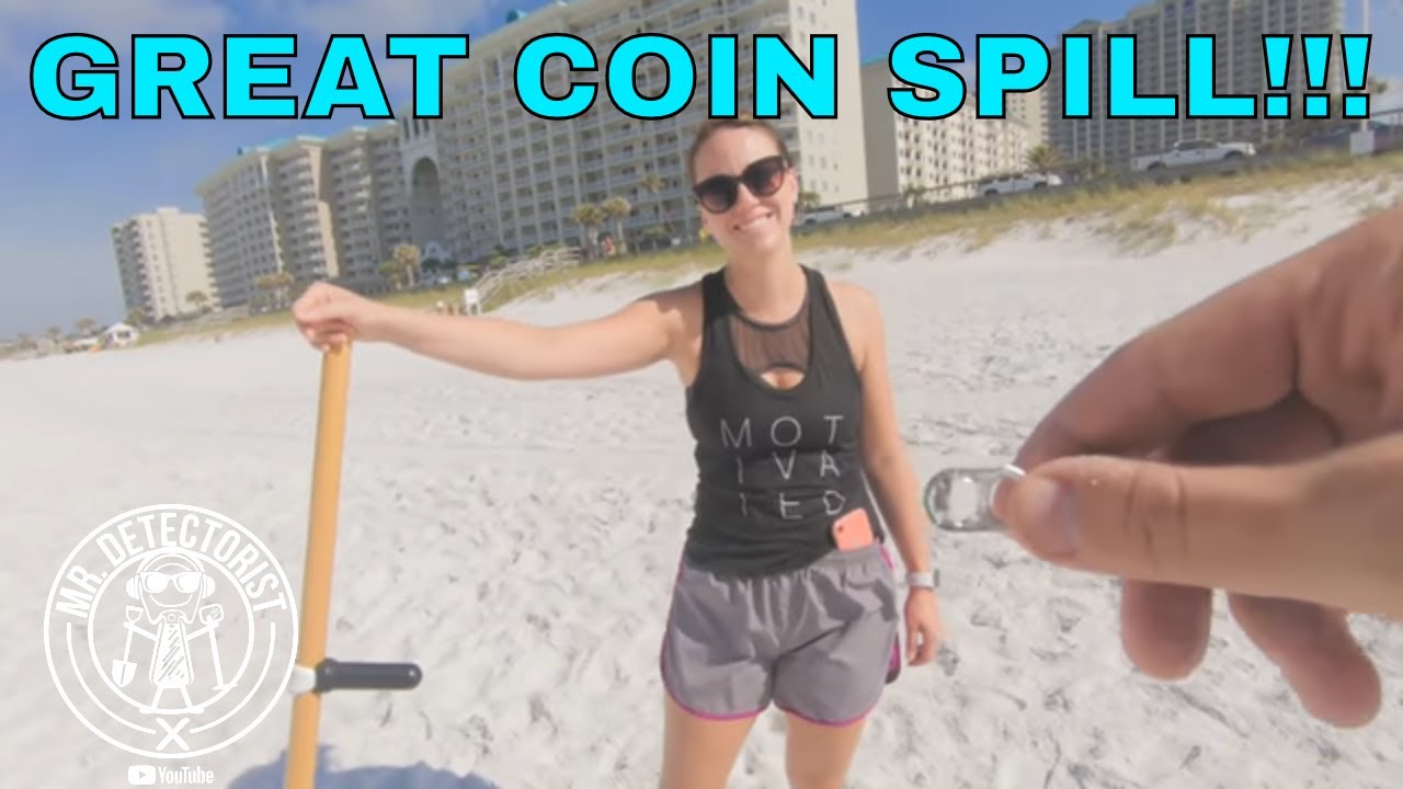 METAL DETECTING Nice Coin Spill in Destin [ Minelab Equinox 800