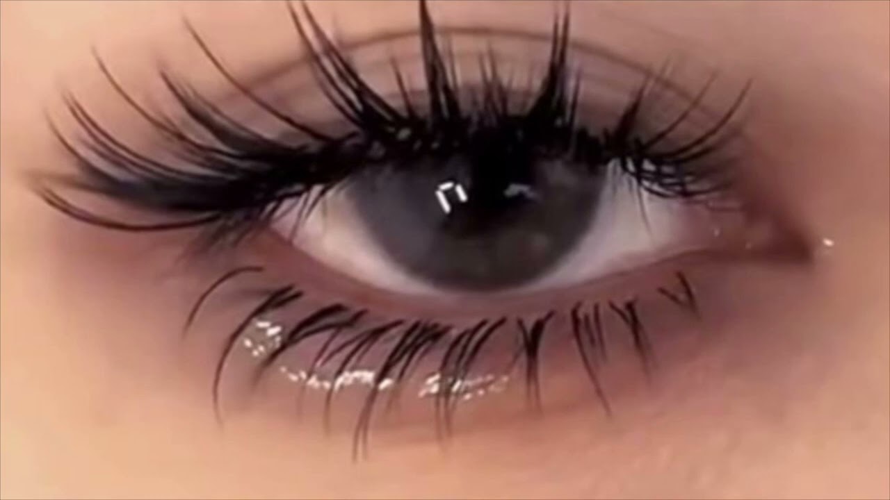 long eyelashes sub