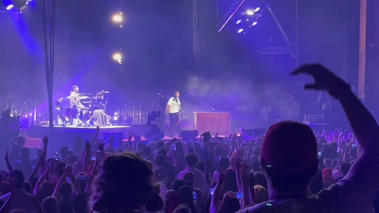 Garbage - twenty one pilots (Live in Birmingham)