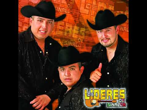 Watch the video for El jinete y sus muchachos