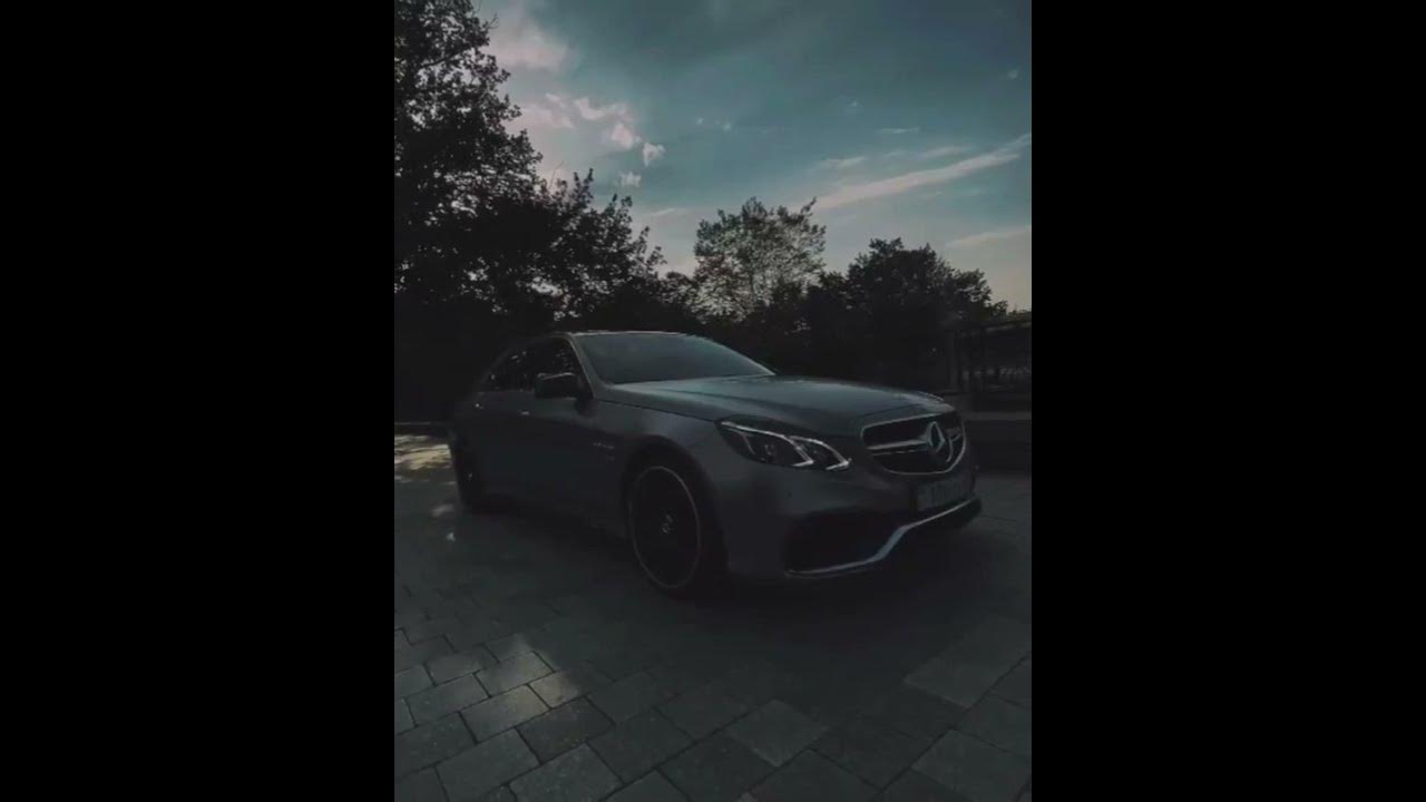 Мерседес s63 AMG под сакурой