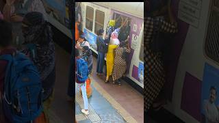 ye hai Mumbai nagariya #train  #shorts #trending #trending #viralvideo
