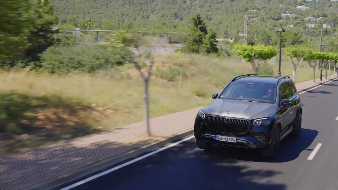 Mercedes-Maybach GLS 600 with Maybach Night Series Driving Video