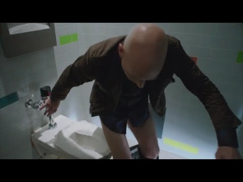 Picard Tries Using a 21st Century Toilet (Before the Invention of 3 the Seashells) Star Trek Picard